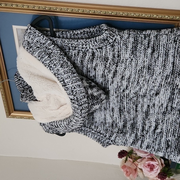 Cavalini Sweater Vest hoodie Super Cozy Zipper and button closure size M Winter - Picture 9 of 12